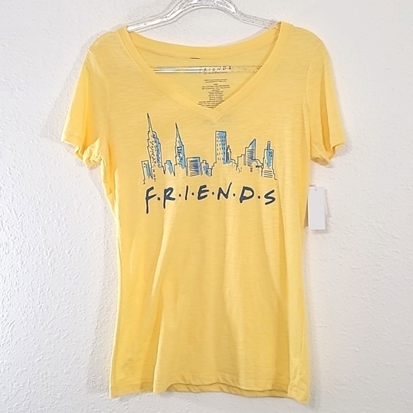 *NWT* F-R-I-E-N-D-S Yellow w/Blue Print Short Sleeve Shirt, size Medium - Picture 1 of 7